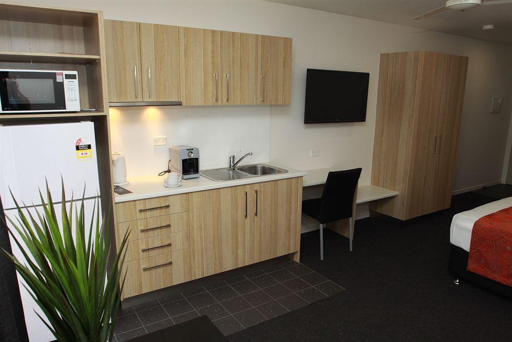 Abode37 Motel Emerald Bagian luar foto