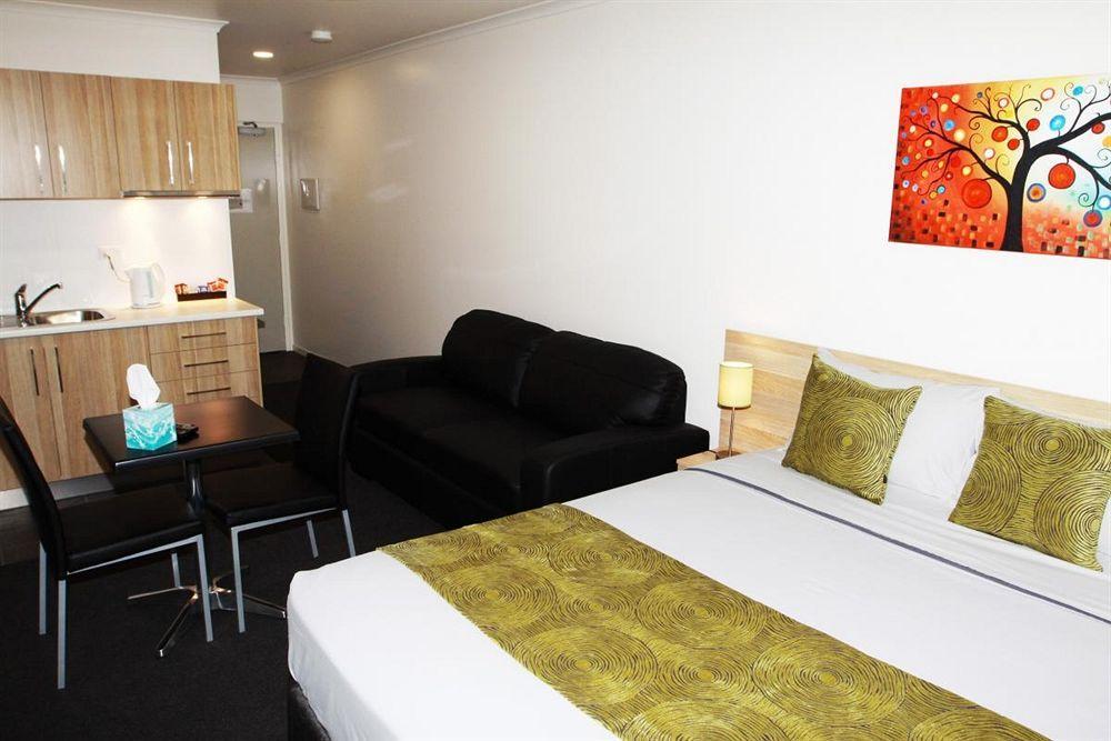 Abode37 Motel Emerald Bagian luar foto