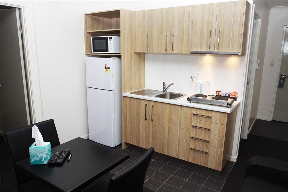 Abode37 Motel Emerald Bagian luar foto