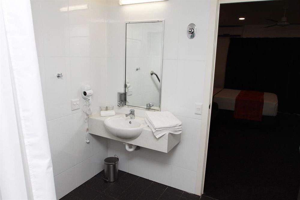 Abode37 Motel Emerald Bagian luar foto