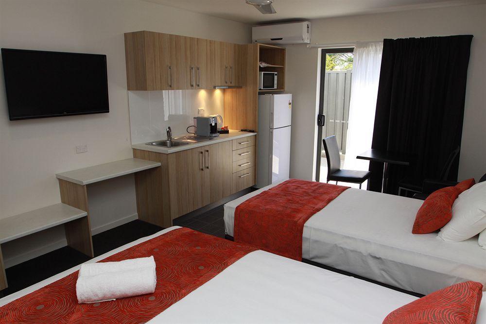 Abode37 Motel Emerald Bagian luar foto