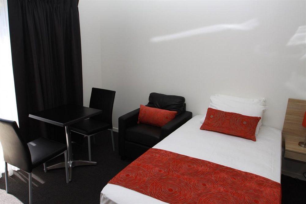 Abode37 Motel Emerald Bagian luar foto