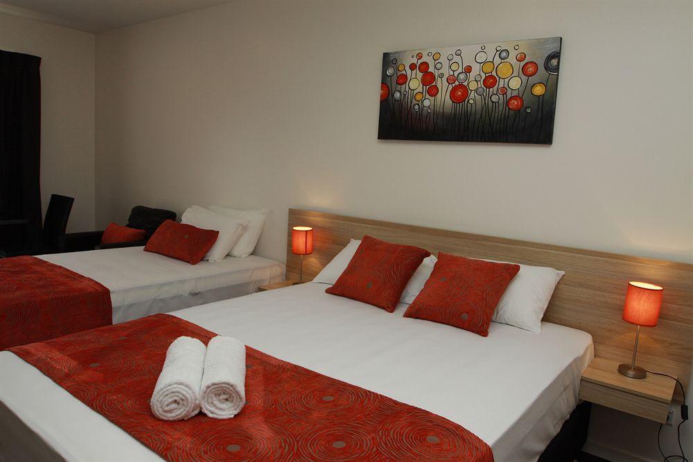 Abode37 Motel Emerald Bagian luar foto