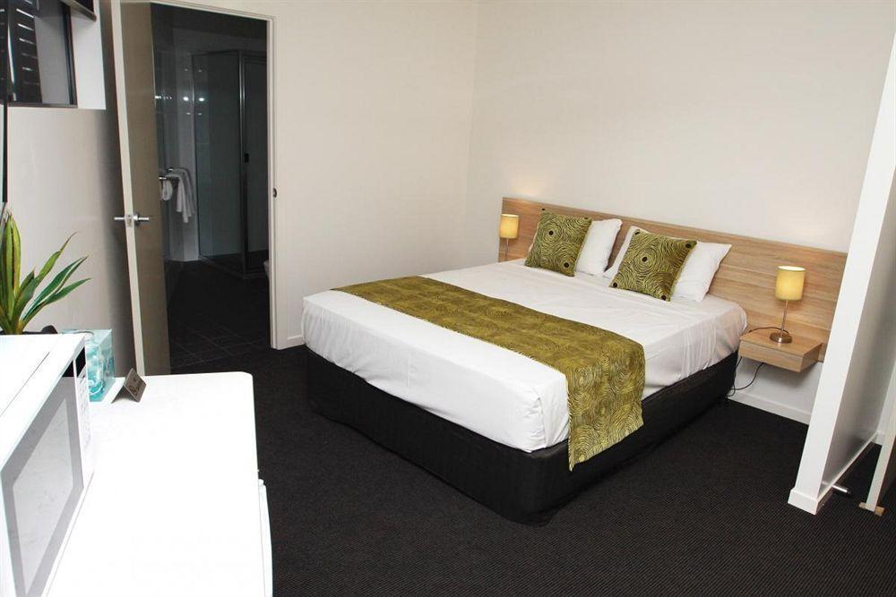 Abode37 Motel Emerald Bagian luar foto