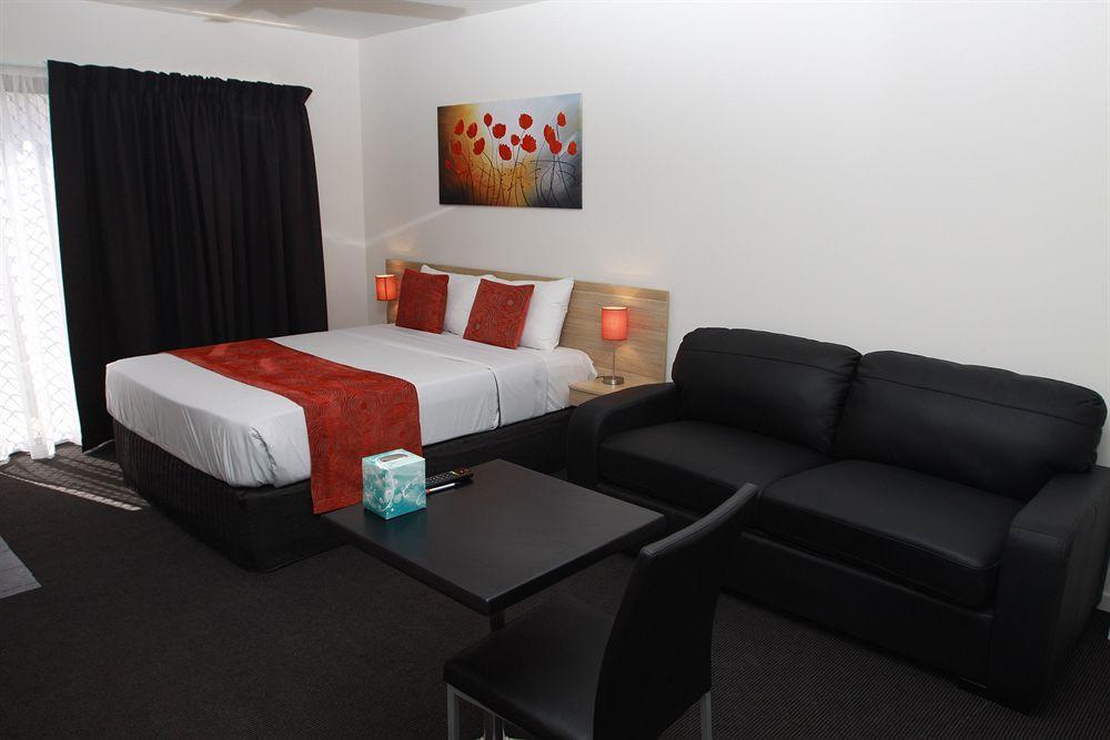 Abode37 Motel Emerald Bagian luar foto