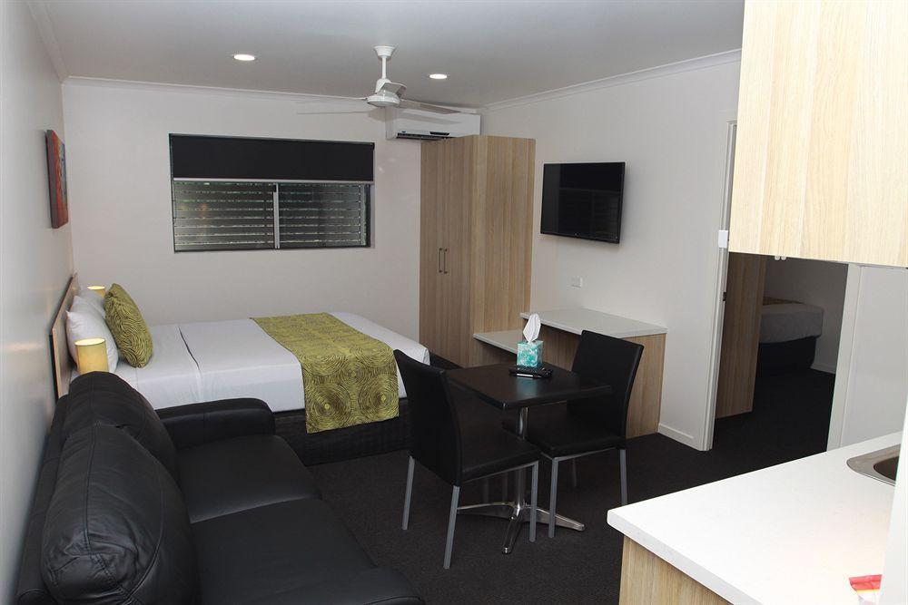 Abode37 Motel Emerald Bagian luar foto