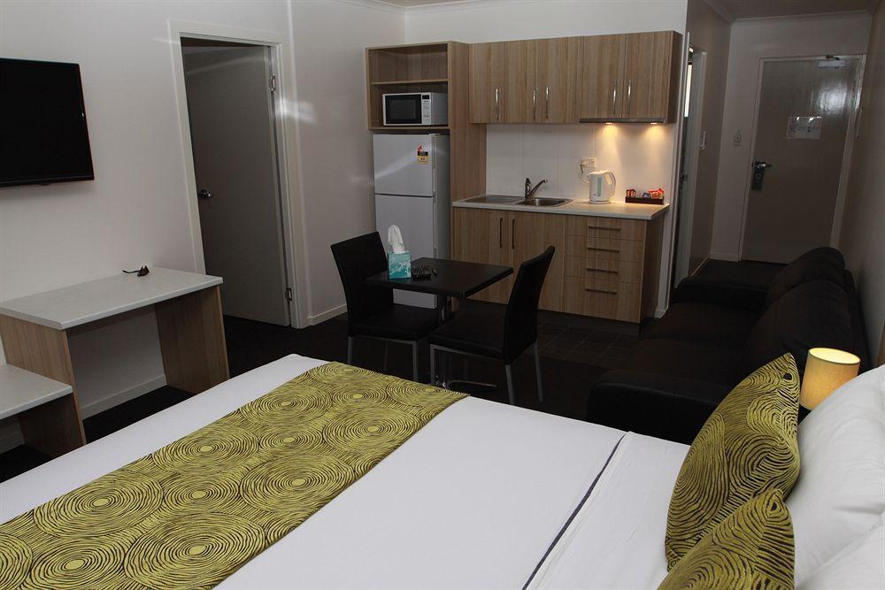 Abode37 Motel Emerald Bagian luar foto