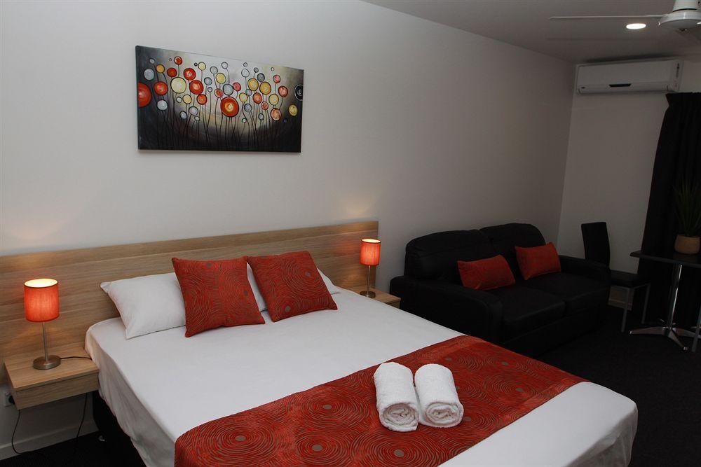 Abode37 Motel Emerald Bagian luar foto