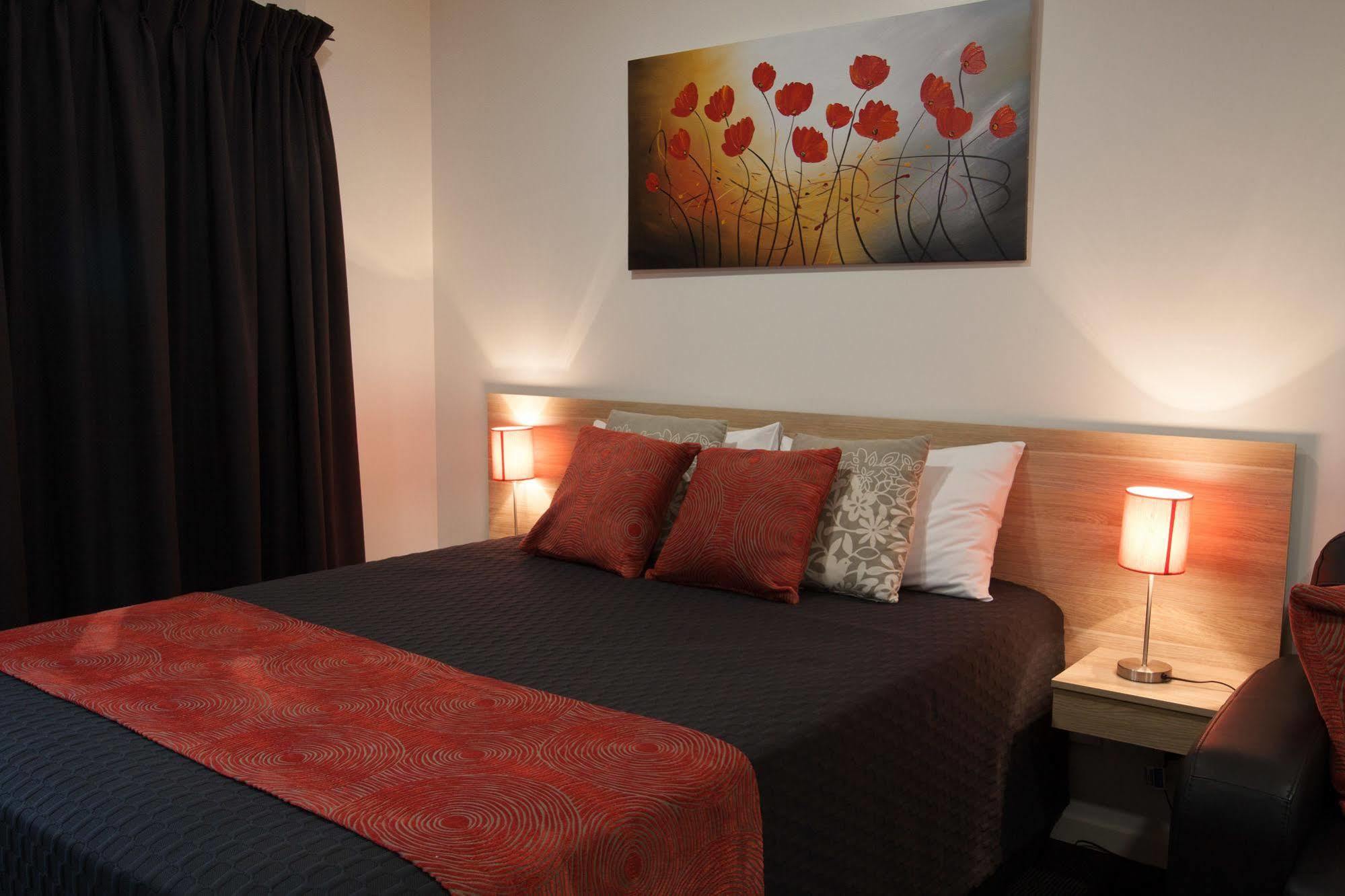 Abode37 Motel Emerald Bagian luar foto