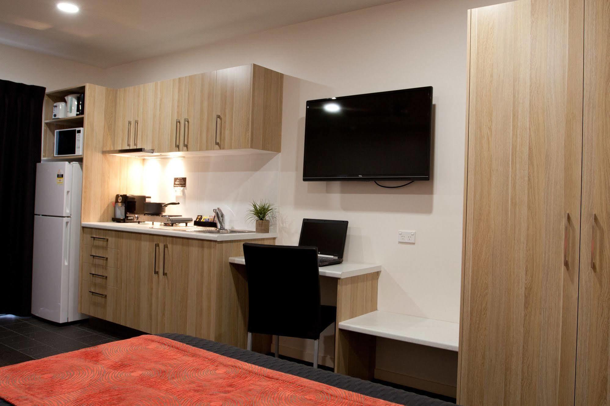 Abode37 Motel Emerald Bagian luar foto