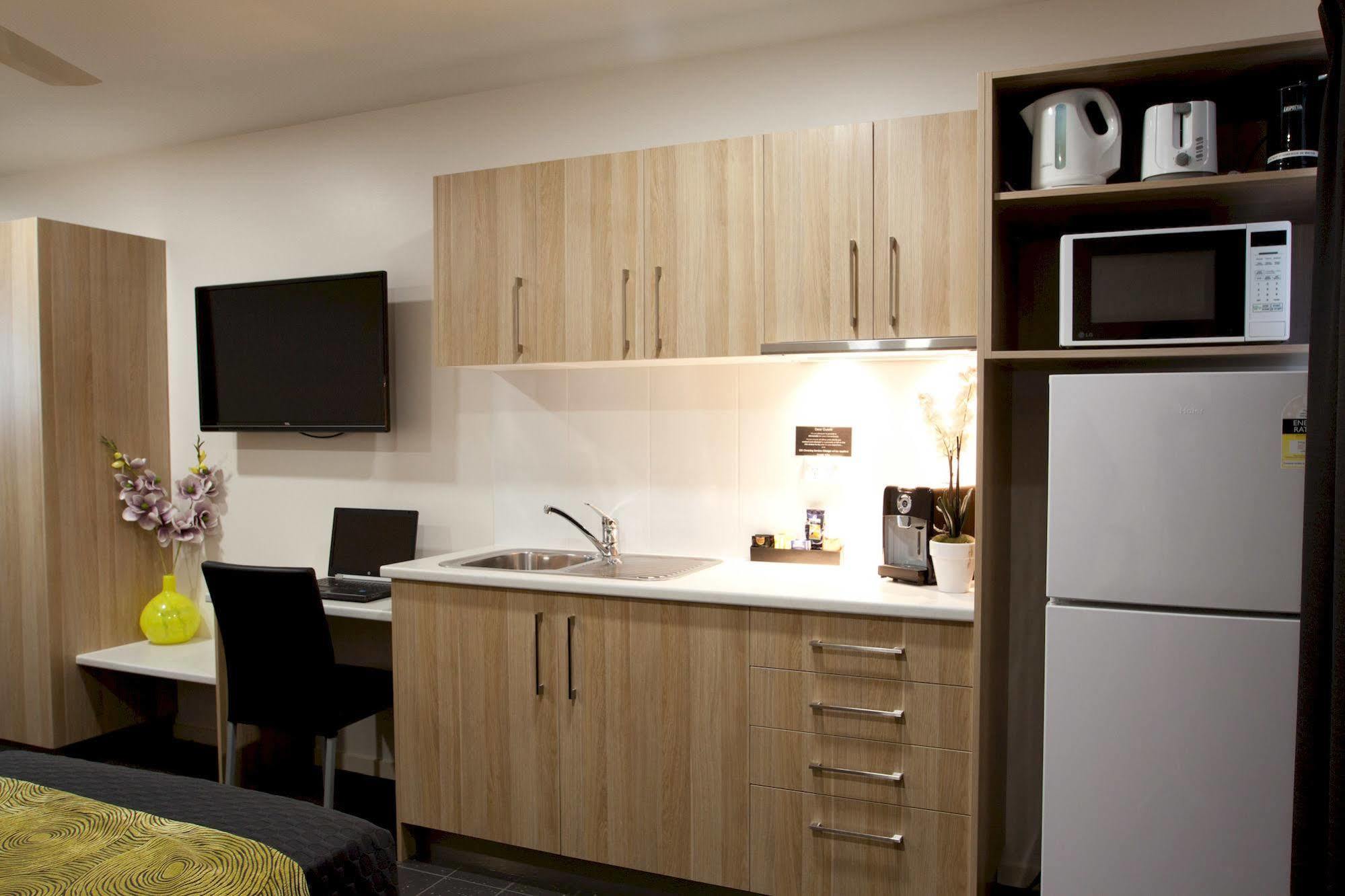 Abode37 Motel Emerald Bagian luar foto
