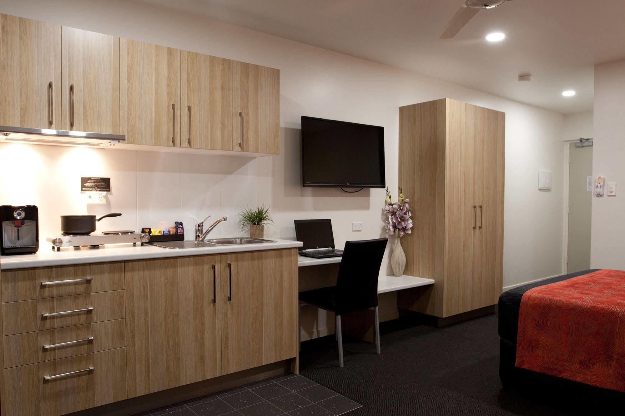 Abode37 Motel Emerald Bagian luar foto